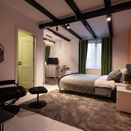 In Longfield Town Bed & Breakfast Câmpulung Moldovenesc Dış mekan fotoğraf