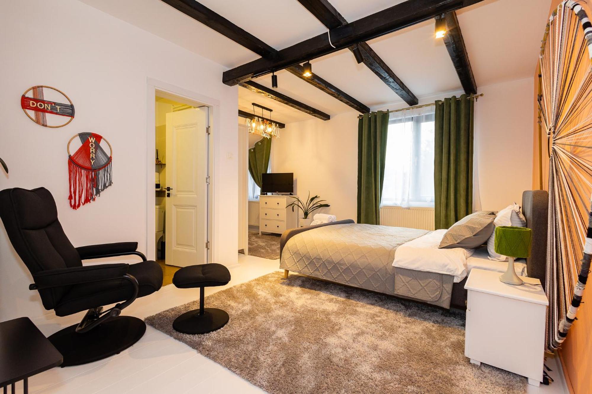 In Longfield Town Bed & Breakfast Câmpulung Moldovenesc Dış mekan fotoğraf
