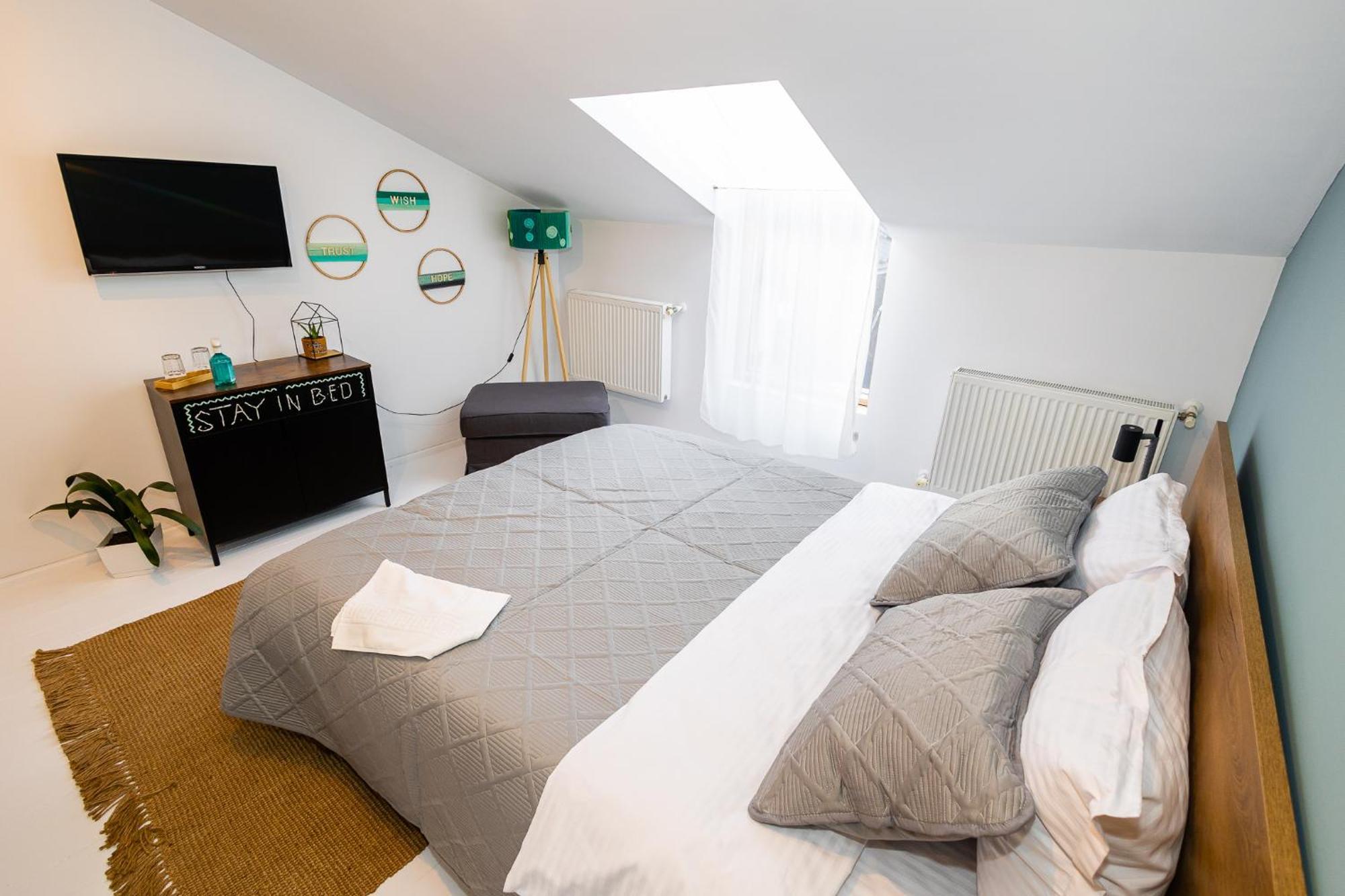 In Longfield Town Bed & Breakfast Câmpulung Moldovenesc Dış mekan fotoğraf