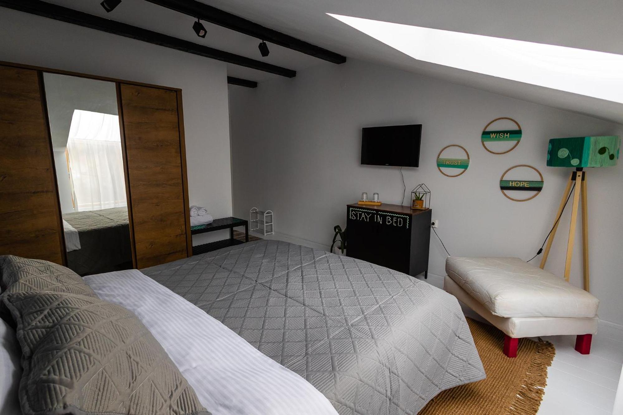 In Longfield Town Bed & Breakfast Câmpulung Moldovenesc Dış mekan fotoğraf