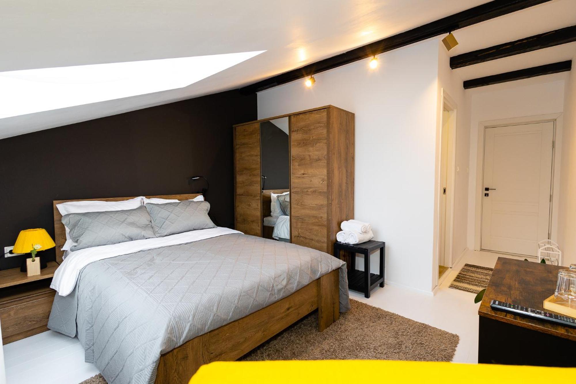 In Longfield Town Bed & Breakfast Câmpulung Moldovenesc Dış mekan fotoğraf