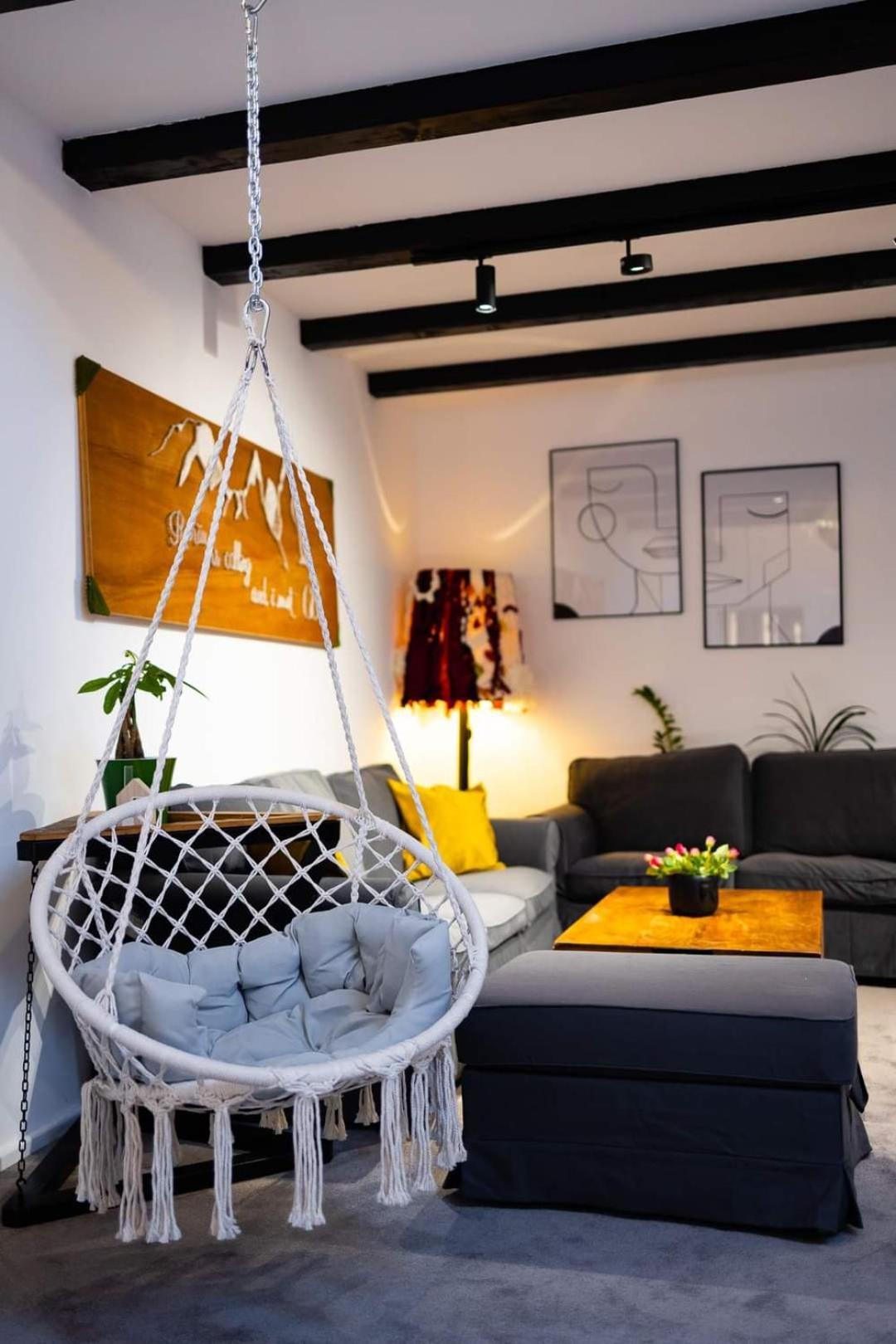 In Longfield Town Bed & Breakfast Câmpulung Moldovenesc Dış mekan fotoğraf